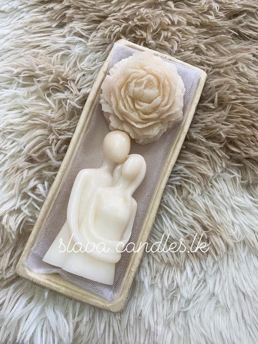 Love Hugging Couple Candle