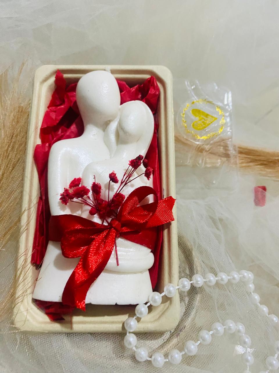 Love Hugging Couple Candle