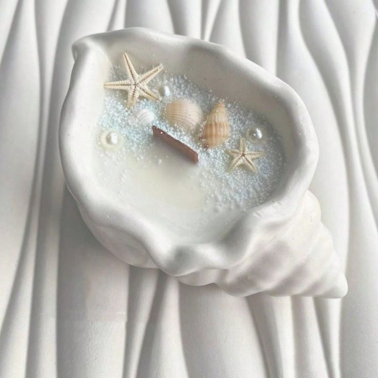Ocean Breeze Shell Pot Candle

