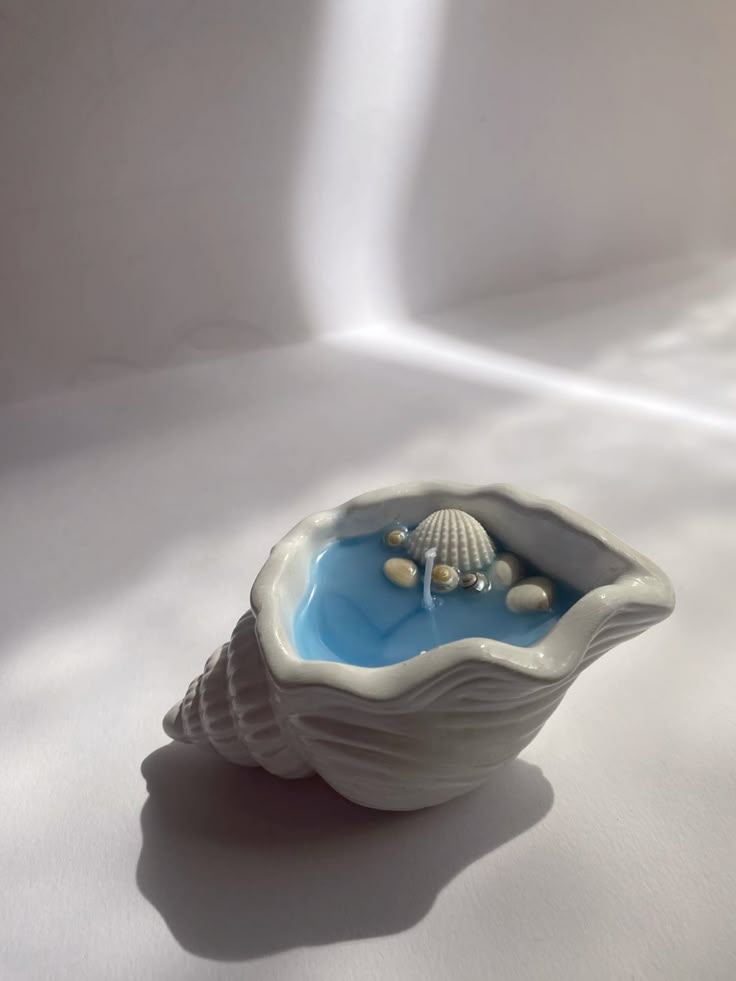 Ocean Breeze Shell Pot Candle

